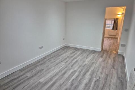 341 Southmead Road Flat 1 Lounge Area.jpg