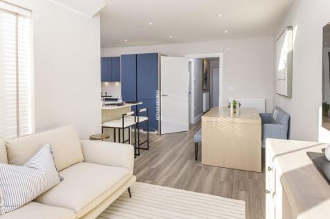 the glades at mindenhurst, deepcut