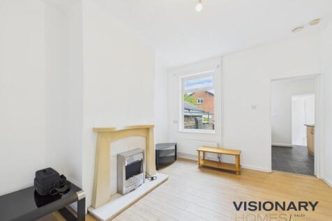 CAM03522G0-PR0214-STILL010