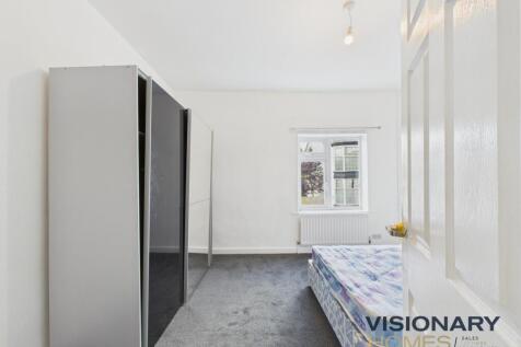 CAM03522G0-PR0214-STILL025