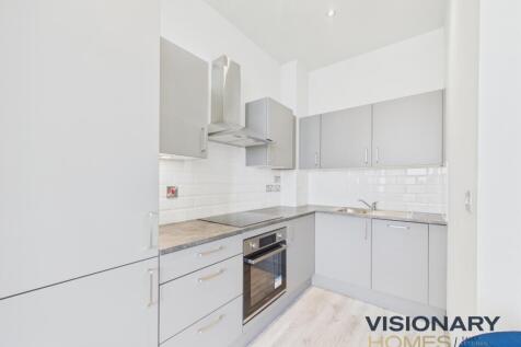 CAM03522G0-PR0229-STILL013