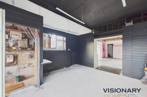 CAM03522G0-PR0228-STILL004