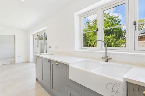 Kitchen / Dining Area