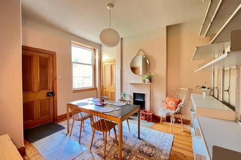 10 Craighouse Avenue Dining Area