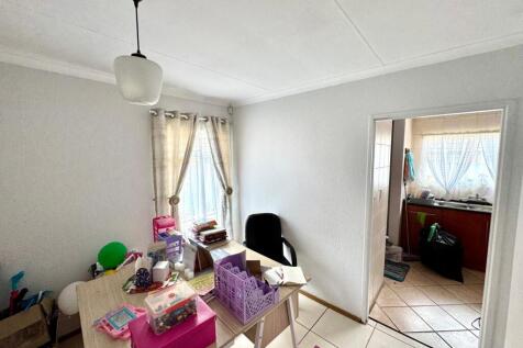 Extra living area/Study