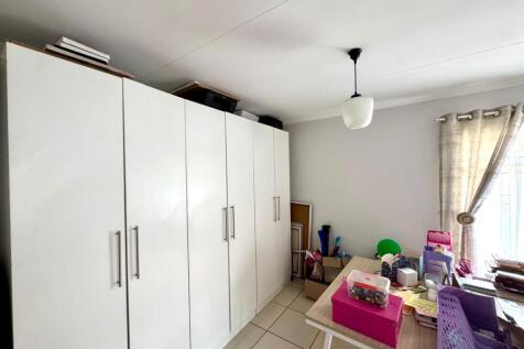 Extra living area/Study