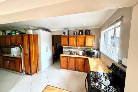 Open plan kitchen of the flat