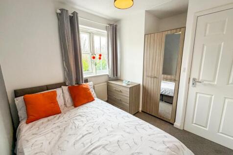 WhatsApp Image 2025-12-08 at 20.50.05_97320e4d