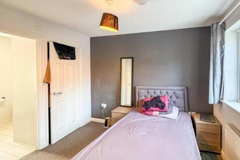 WhatsApp Image 2025-12-08 at 20.50.06_7b397d74