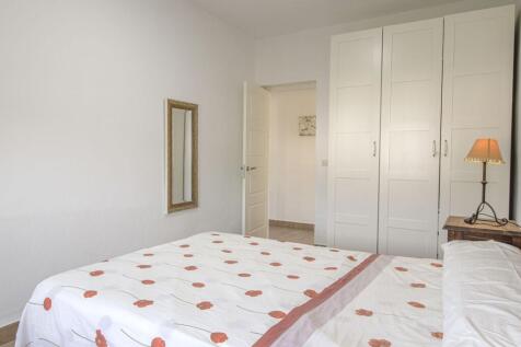 RG2504TH---bedroom-1