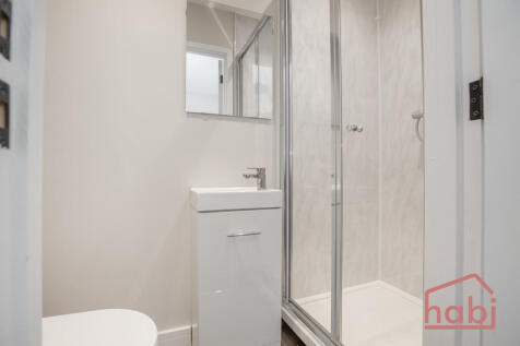 En-suite to Bedroom 2