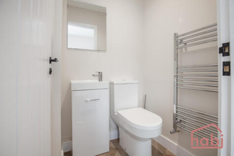 En-suite to Bedroom 5