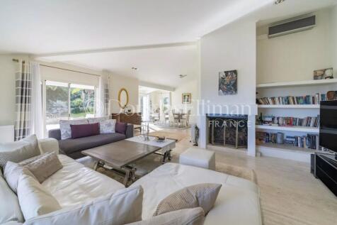 Living-room Wooden floor Fireplace
