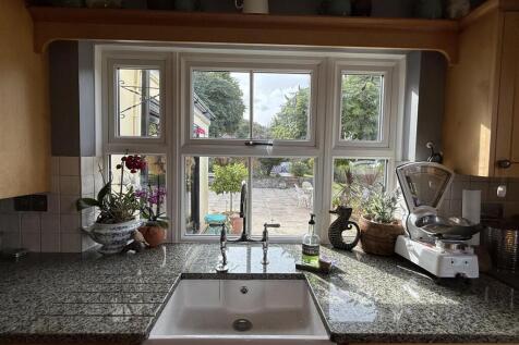 KITCHEN/BREAKFAST ROOM