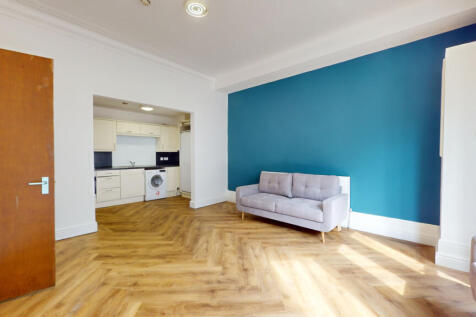 Kitchen / Living Room