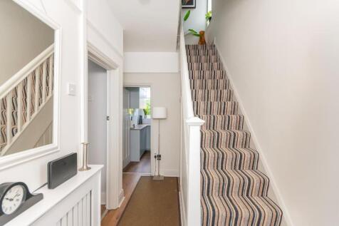 0J7ABN - Hallway C.jpg