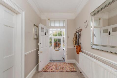 1H7RCN - Hallway A.jpg