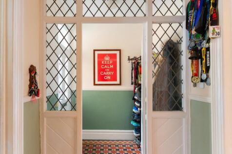 9W0RBN - Hallway B.jpg