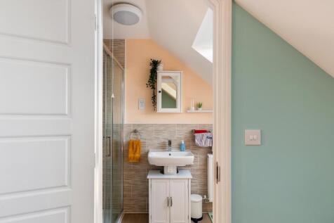 0M8RFP - Ensuite C.jpg