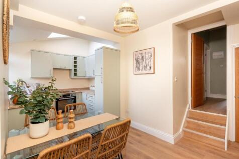 2R1RGK - Kitchen Diner A.jpg