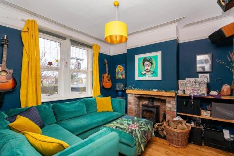 9N6SDD - Living Room B.jpg