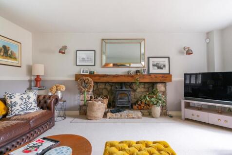 0N2CKN - Living Room B.jpg