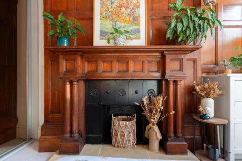 2R0HBR - Bedroom A.jpg