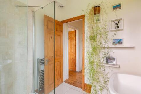 1S5R1KE - Shower Room A.jpg