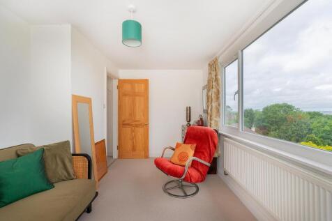 1S5R1KE - Bedroom J.jpg