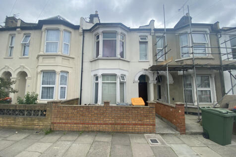 6 bed terraced house for sale Caistor Park Road, 