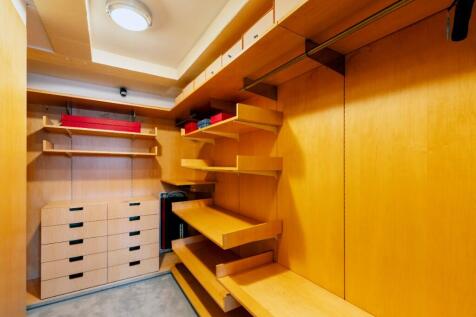 Walk-in Closet
