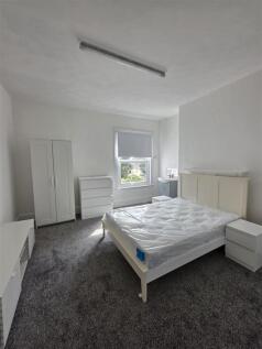 Manor Road Bed2 .jpg