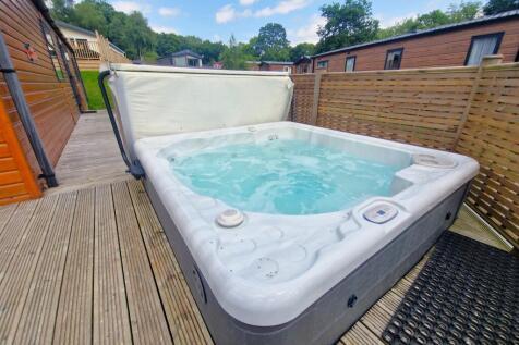Sun Deck Hot Tub