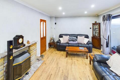 CAM04233G0-PR0011-STILL031