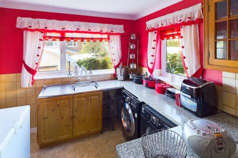 CAM04233G0-PR0011-STILL012