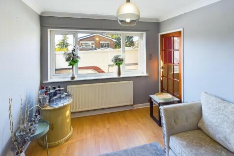 CAM04233G0-PR0011-STILL015