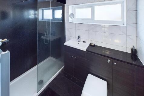 CAM04233G0-PR0011-STILL022