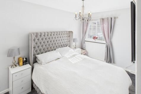 CAM04233G0-PR0030-STILL012