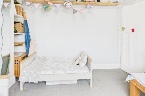 CAM04233G0-PR0035-STILL006