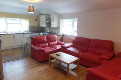 6 bedroom Flat for rent