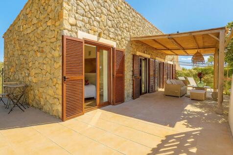 View of the natural stone finca