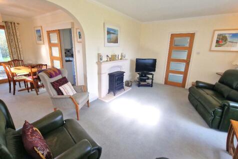 Sitting Room / Dining Room