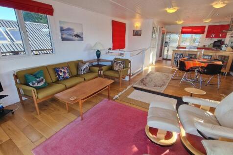 Sitting Room/Dining Room/Kitchen