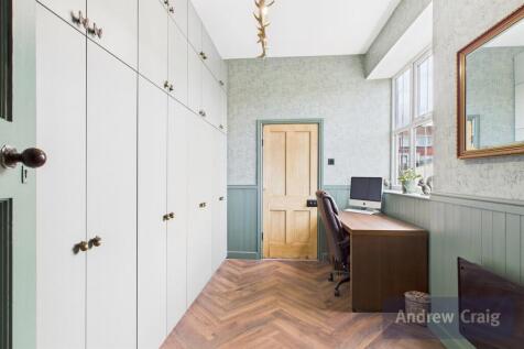 Office / Cloakroom