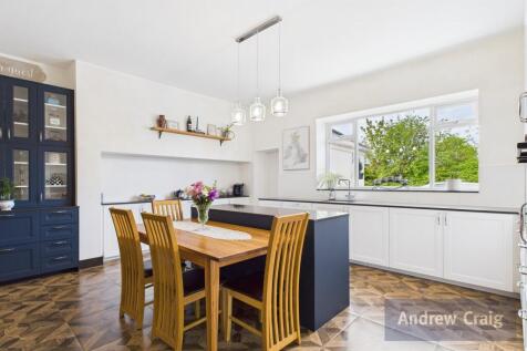 Kitchen / Breakfast 