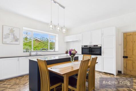 Kitchen / Breakfast 