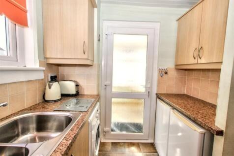7- Kitchen.jpg