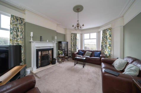 51 Longhurst PC Lounge.jpg