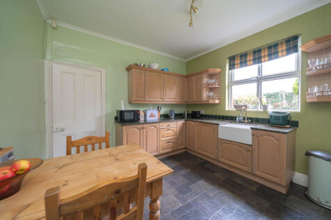 51 Longhurst kitchen 3.jpg
