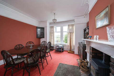 51 Longhurst Dining 2.jpg